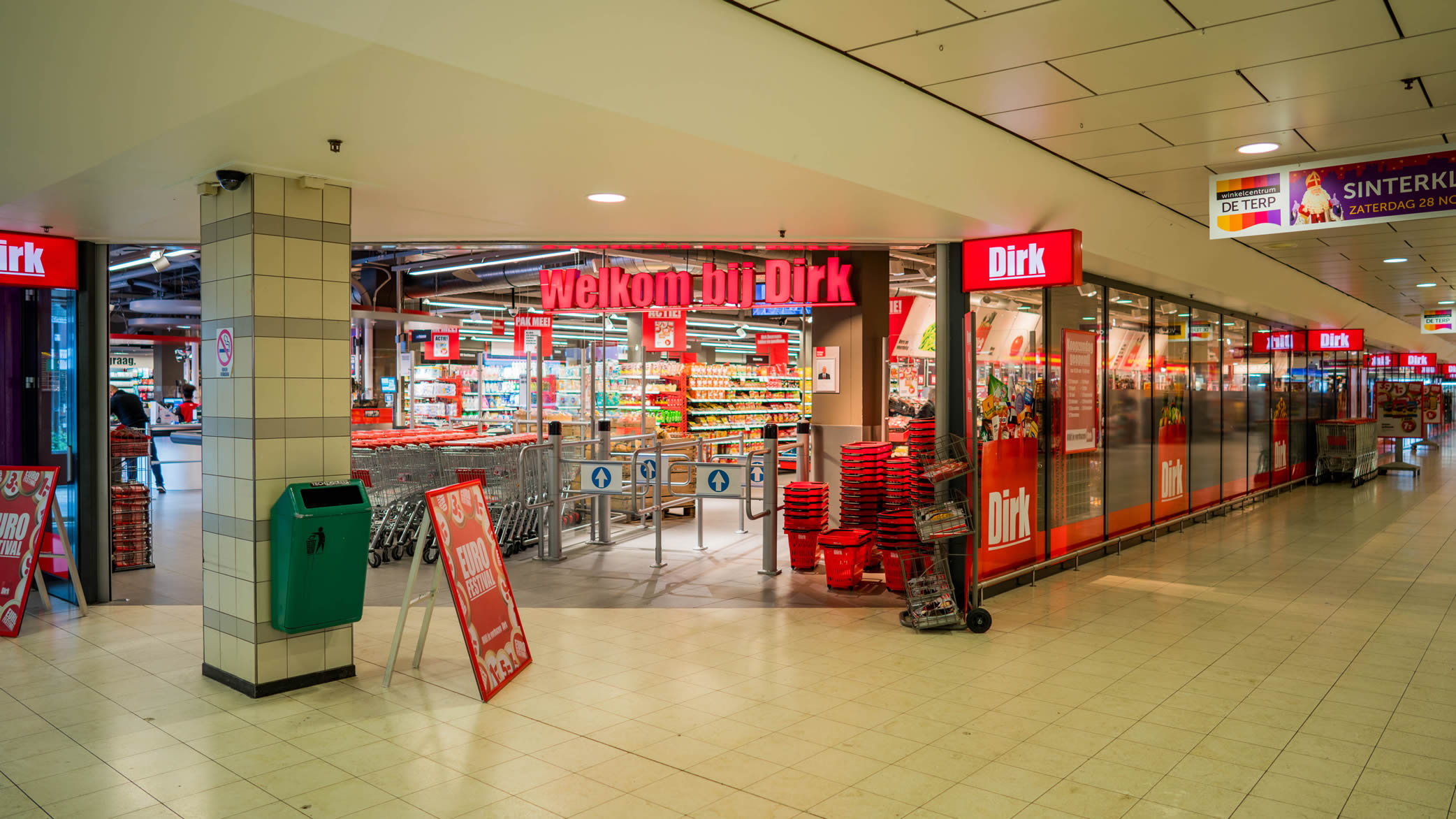 Winkelcentrum de Terp Dirk van den Broek Winkelcentrum de Terp Dirk van den Broek